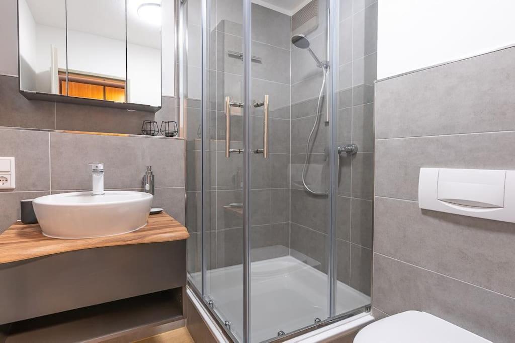 Apartamento Golden Nugget Inkl Wlan, Parkplatz Detmold Exterior foto